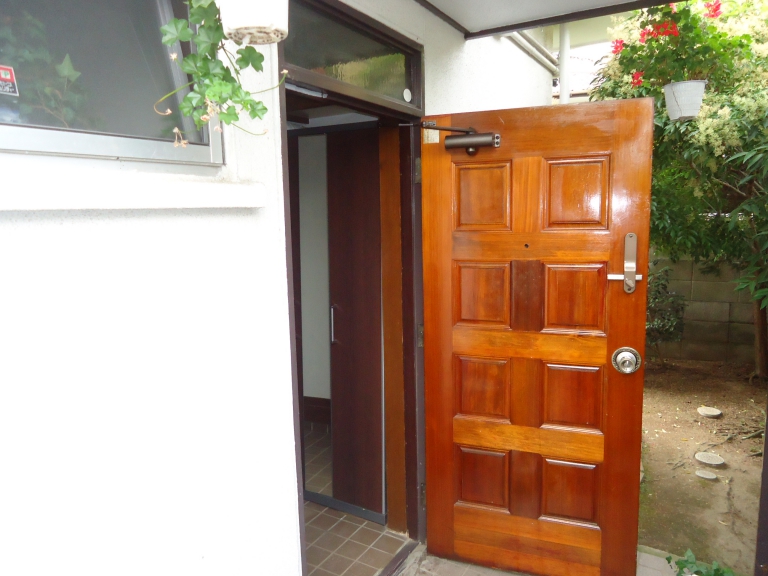 木製ドア　交換　カバー工法　玄関ドア